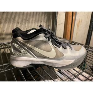 Nike womens 7.5 shoes